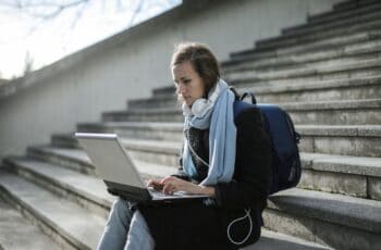 How Do Online Classes Work For College